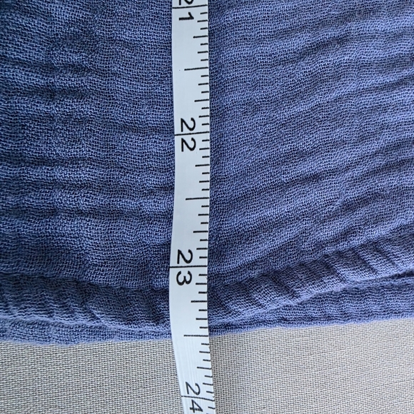 Three Dots Blue Blouse With Cap Sleeves size Large - Picture 8 of 8